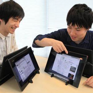 サブディスプレイを用いたグループワークにおける対面的情報共有の実践